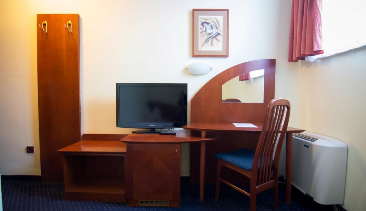 Hotel Ana Gospić Kültér fotó