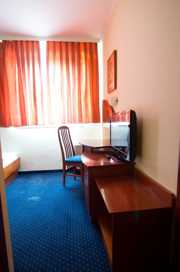 Hotel Ana Gospić Kültér fotó
