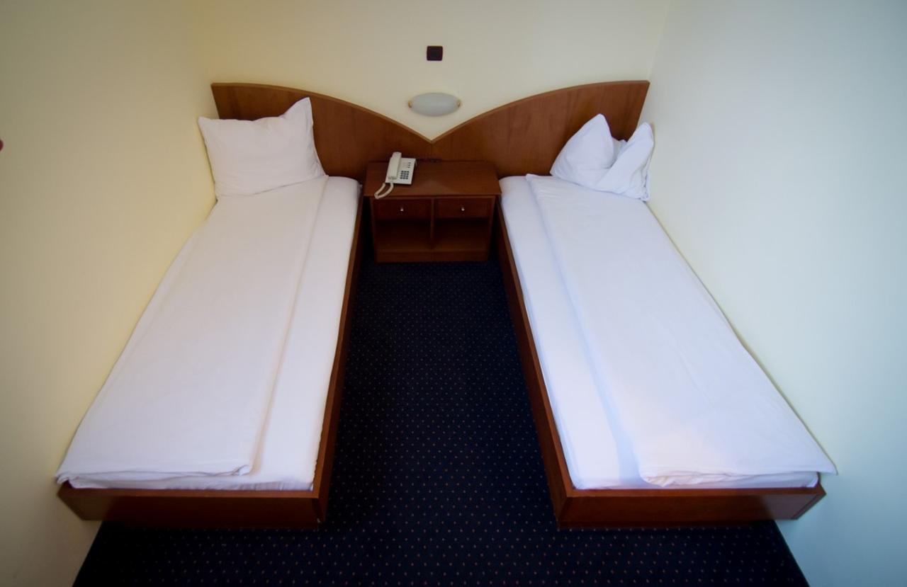 Hotel Ana Gospić Kültér fotó
