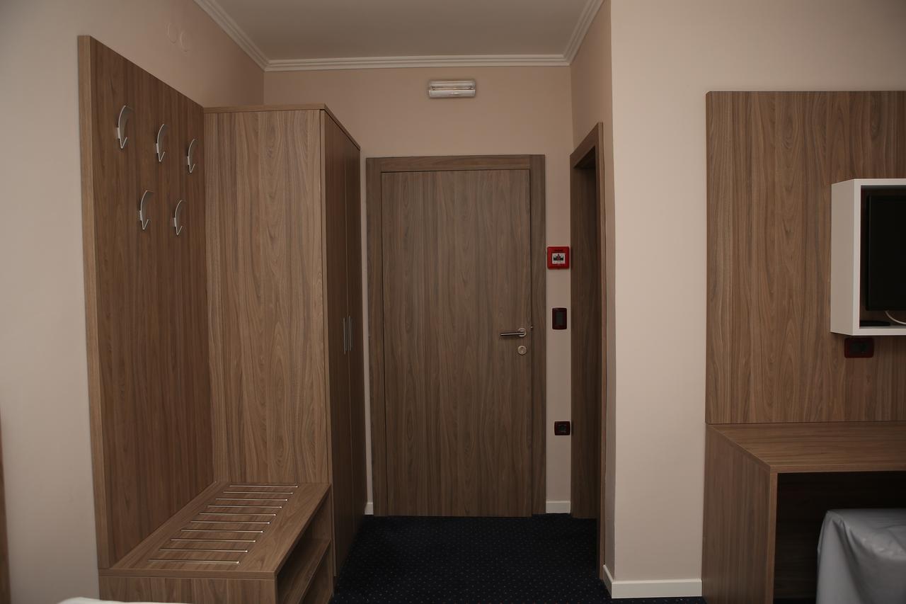 Hotel Ana Gospić Kültér fotó