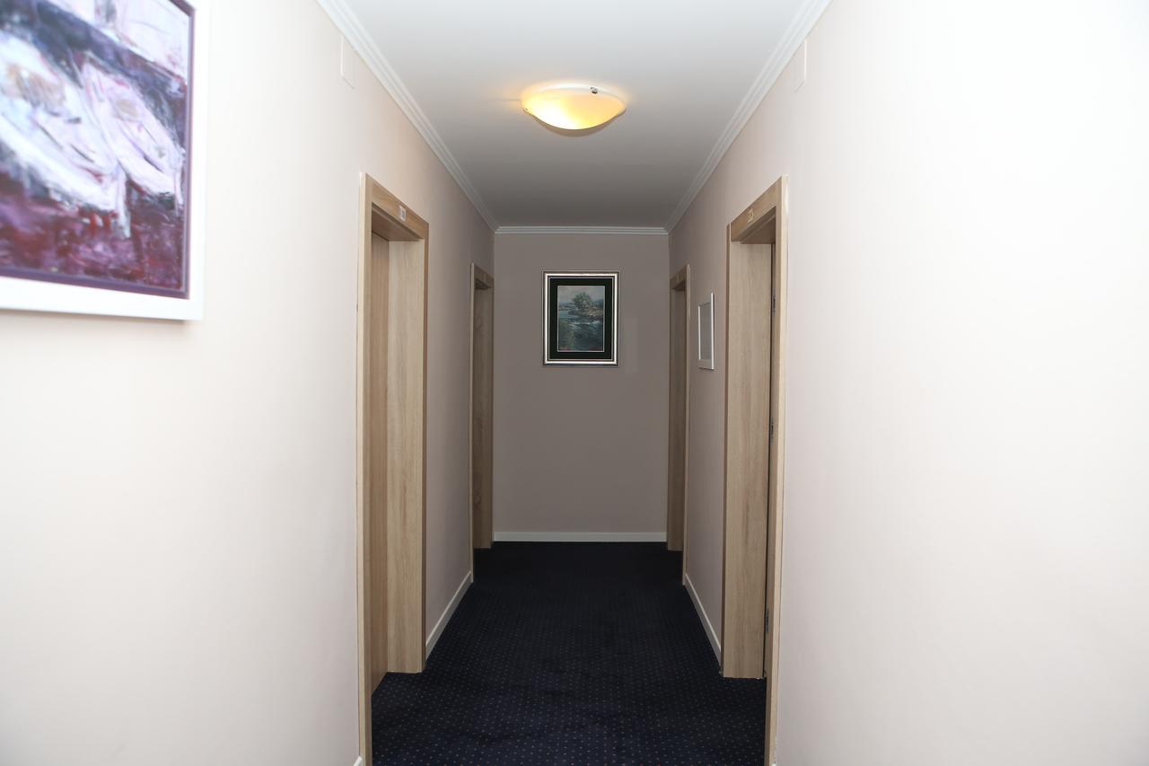 Hotel Ana Gospić Kültér fotó